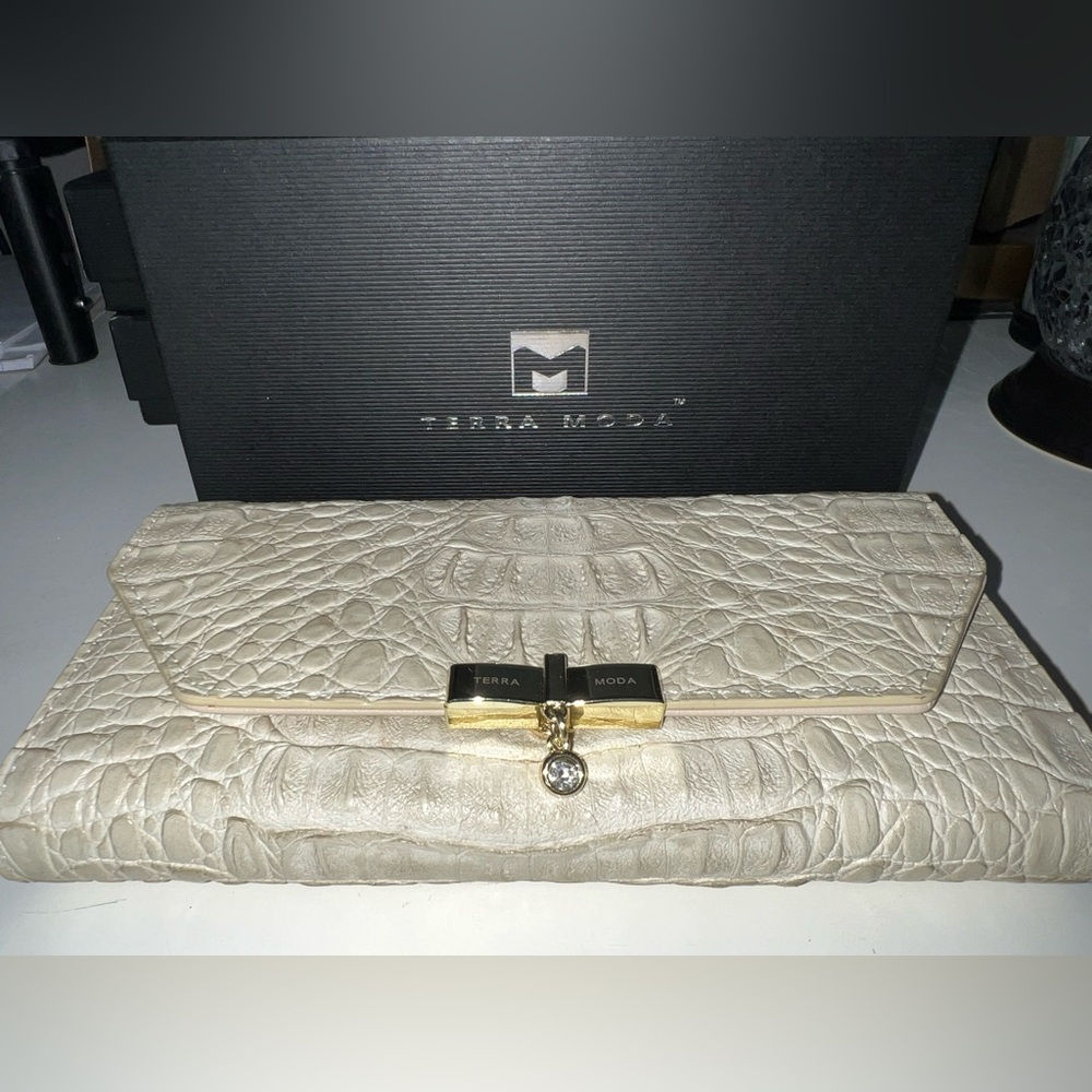 Alligator Textured wallet- NEW